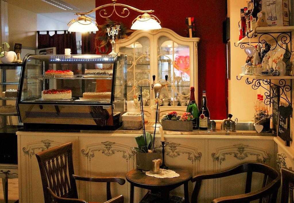Cafe 28 & Pension Am Markt Wißmar Екстериор снимка