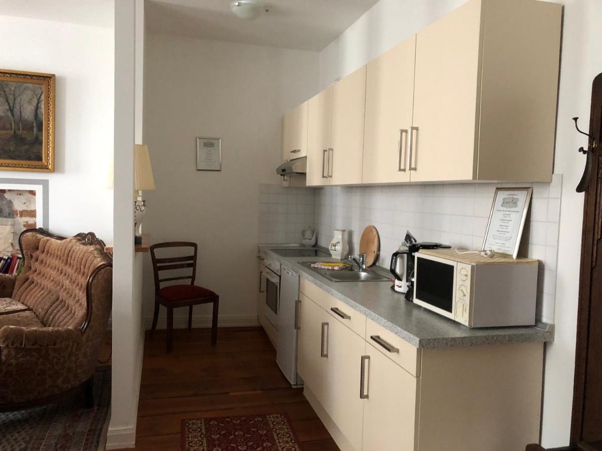 Cafe 28 & Pension Am Markt Wißmar Екстериор снимка