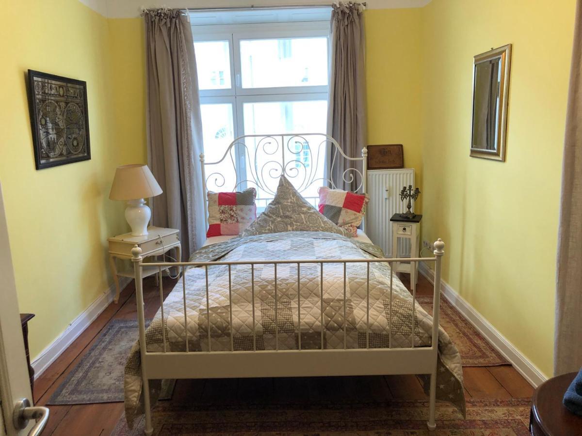 Cafe 28 & Pension Am Markt Wißmar Екстериор снимка
