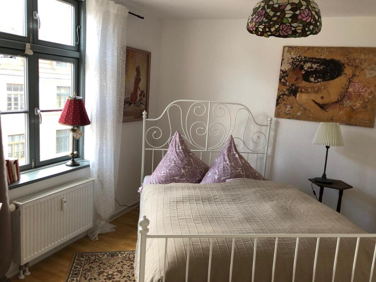Cafe 28 & Pension Am Markt Wißmar Екстериор снимка